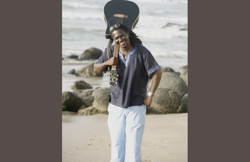 Metzo en shooting photo à la Plage de l’Hôtel Cap Ouest Dakar/ Photo : S. V. D. P.