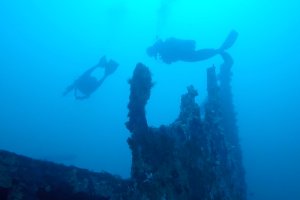 Des plongeurs ont filmé l'épave du ferry le « Joola » vingt ans après le naufrage