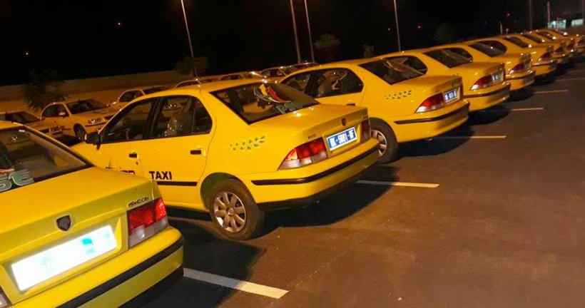 Les taxis sur le parking de l'AIBD